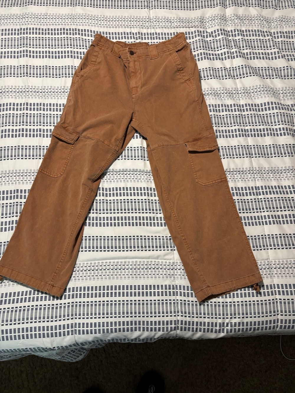 Womens Old Navy cargo style capri